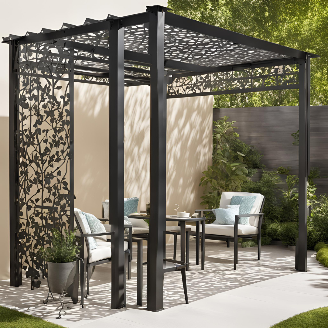 Pergola en metal Une pergola en metal avec des motifs en decoupe sur une terrasse